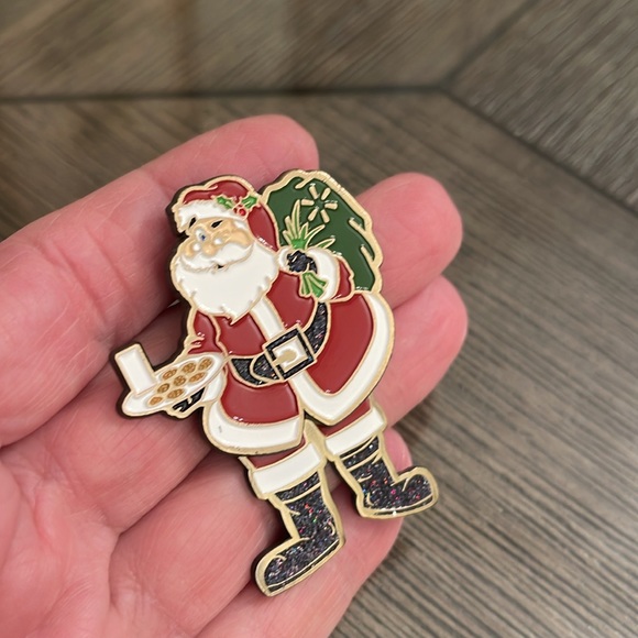 HOGEYE Santa Clause Pin with Wiggling Legs Festive Christmas Brooch Holiday Pin - Picture 14 of 15